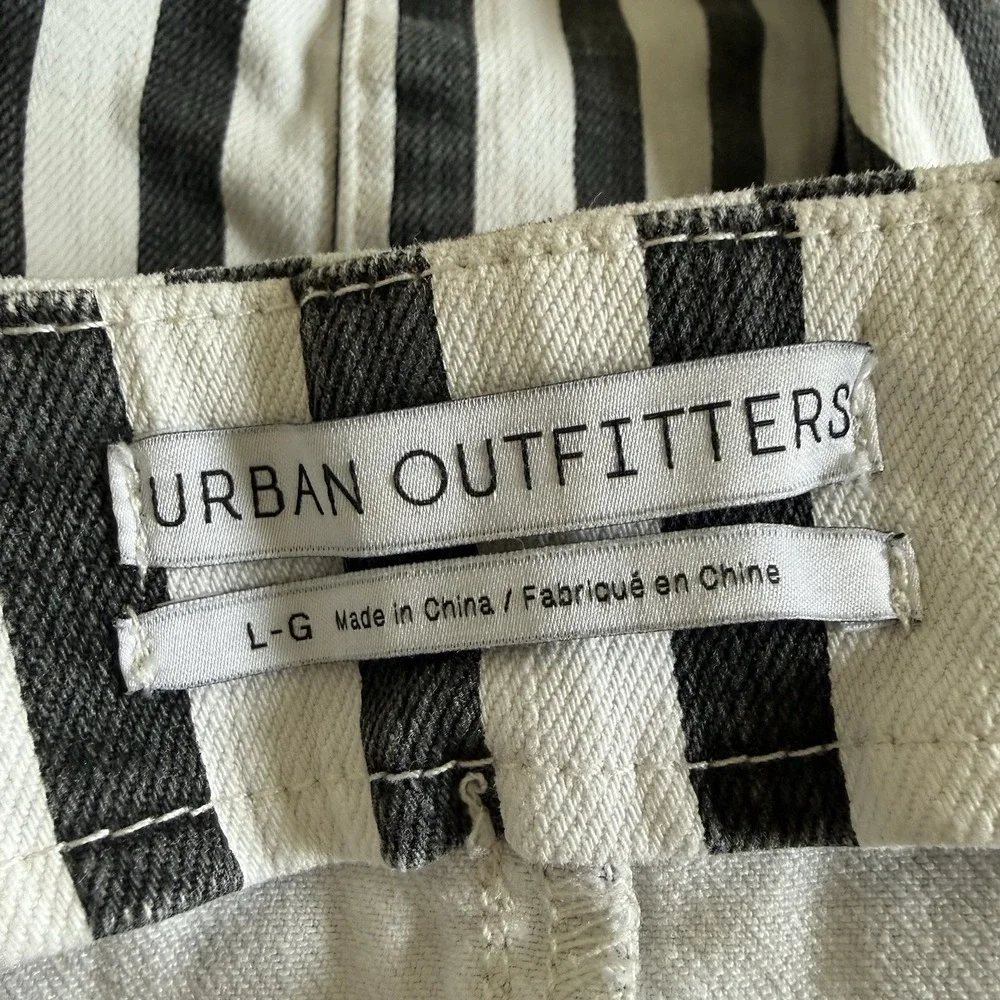 Urban Outfitters Womens Large Black White Stripe Zippers Mini Skirt‎ Y2K Vibe